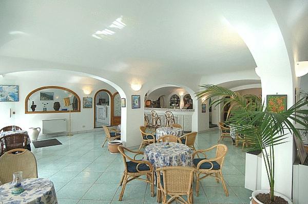 Hotel Le Fioriere Праяно Ресторан фото